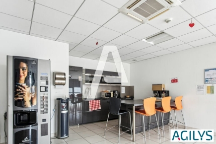 Activités / entrepôts à louer – BAILLY ROMAINVILLIERS (77700) – 2