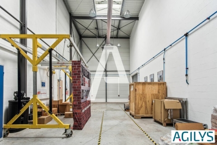 Activités / entrepôts à louer – BAILLY ROMAINVILLIERS (77700) – 1