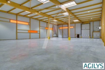 Activités / entrepôts à louer – BRIE COMTE ROBERT (77170) – 2