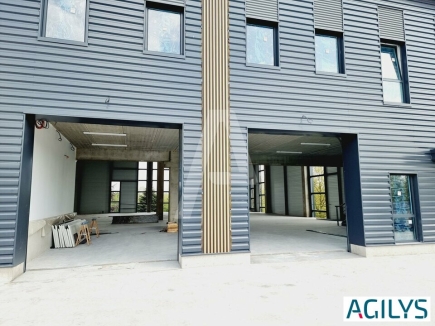 Activités / entrepôts à louer – ELANCOURT (78990) – 2