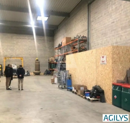 Activités / entrepôts à louer – ELANCOURT (78990) – 2