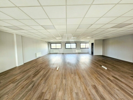 Activités / entrepôts à louer – BOIS-D'ARCY (78390) – 3