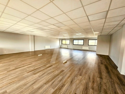 Activités / entrepôts à louer – BOIS-D'ARCY (78390) – 3
