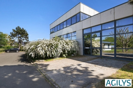 Activités / entrepôts à louer – SACLAY (91400) – 2