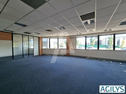 Bureaux à vendre – VILLEBON-SUR-YVETTE (91140) – 2