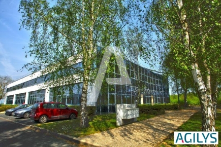 Activités / entrepôts à louer – SACLAY (91400) – 3
