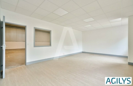 Activités / entrepôts à louer – EVRY-COURCOURONNES (91000) – 1