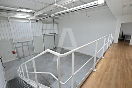 Activités / entrepôts à louer – PALAISEAU (91120) – 2