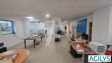 Activités / entrepôts à louer – PALAISEAU (91120) – 1