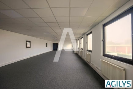 Bureaux à louer – LISSES (91090) – 2