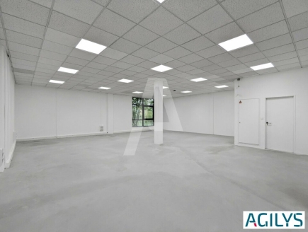 Activités / entrepôts à louer – SACLAY (91400) – 2