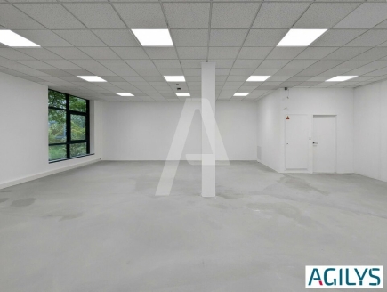 Activités / entrepôts à louer – SACLAY (91400) – 3