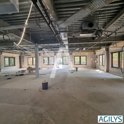 Activités / entrepôts à louer – ORSAY (91400) – 3