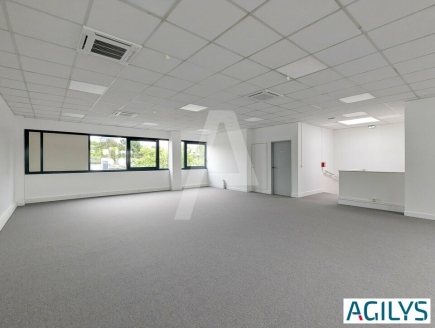 Activités / entrepôts à louer – SACLAY (91400) – 5