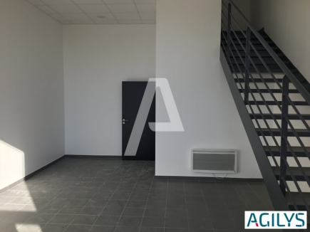 Activités / entrepôts à louer – SAINT PIERRE DU PERRAY (91280) – 3