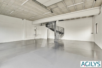 Activités / entrepôts à louer – BONDOUFLE (91070) – 1