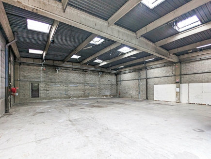 Activités / entrepôts à louer – PALAISEAU (91120) – 3