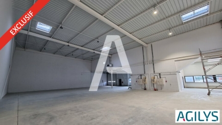 Activités / entrepôts à louer – VILLEJUST (91140) – 2