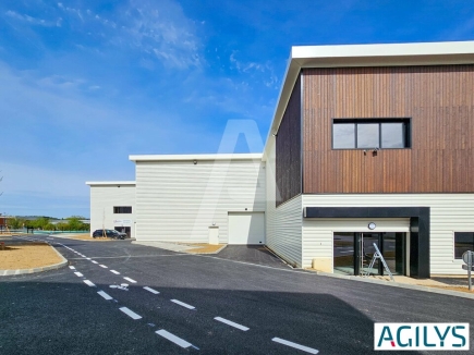 Activités / entrepôts à vendre – OLLAINVILLE (91290) – 3