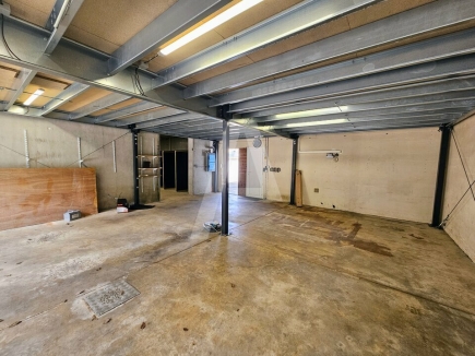 Activités / entrepôts à louer – VILLEJUST (91140) – 1
