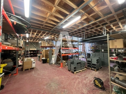 Activités / entrepôts à louer – VILLEJUIF (94800) – 5