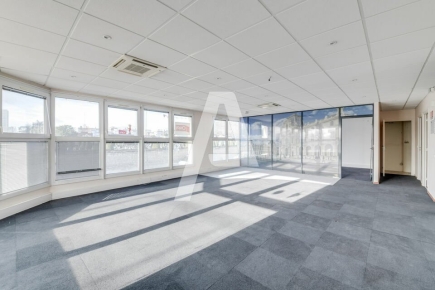 Activités / entrepôts à louer – IVRY SUR SEINE () – 2