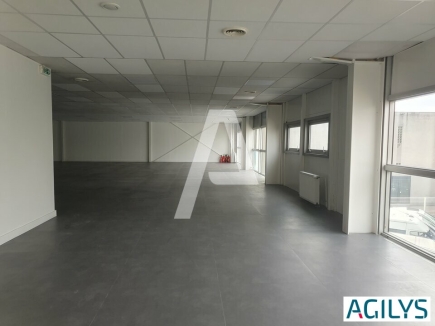 Activités / entrepôts à louer – CHAMPIGNY-SUR-MARNE (94500) – 1