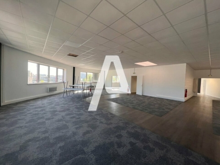 Activités / entrepôts à louer – IVRY SUR SEINE (94200) – 5