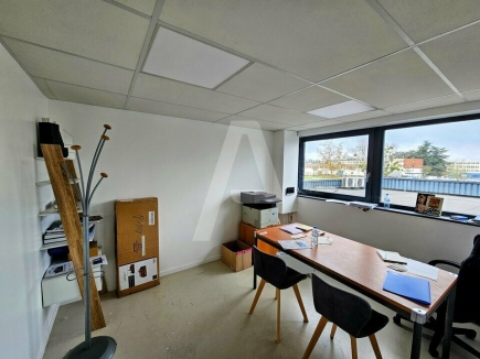 Activités / entrepôts à vendre – ÉVRY-COURCOURONNES (91080) – 3