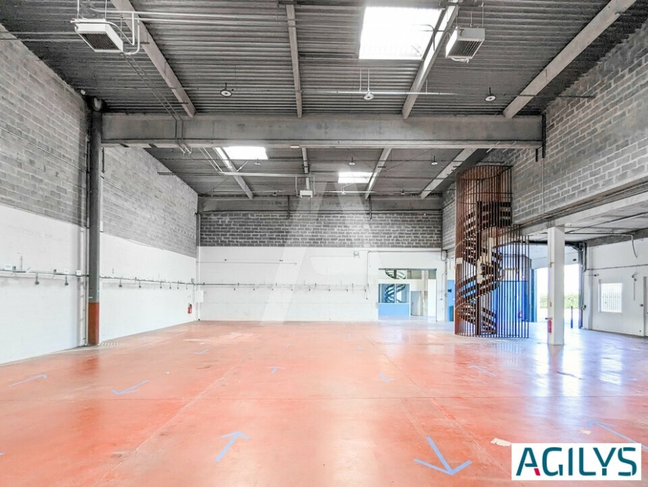 Activités / entrepôts à louer – VERRIERES LE BUISSON (91370) – 1