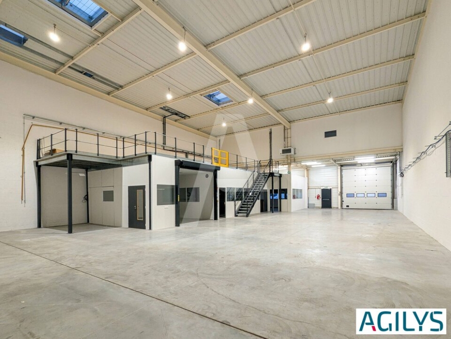 Activités / entrepôts à louer – VILLEBON SUR YVETTE (91940) – 1