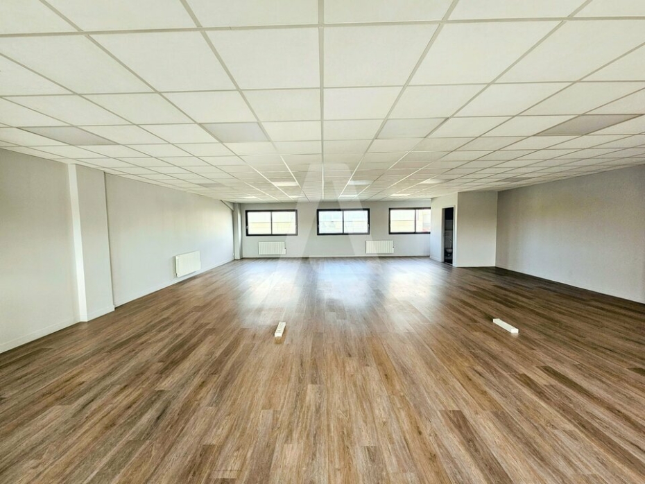 Activités / entrepôts à louer – BOIS-D'ARCY (78390) – 1