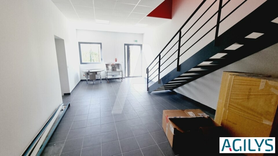 Activités / entrepôts à louer – VILLEBON-SUR-YVETTE (91140) – 1