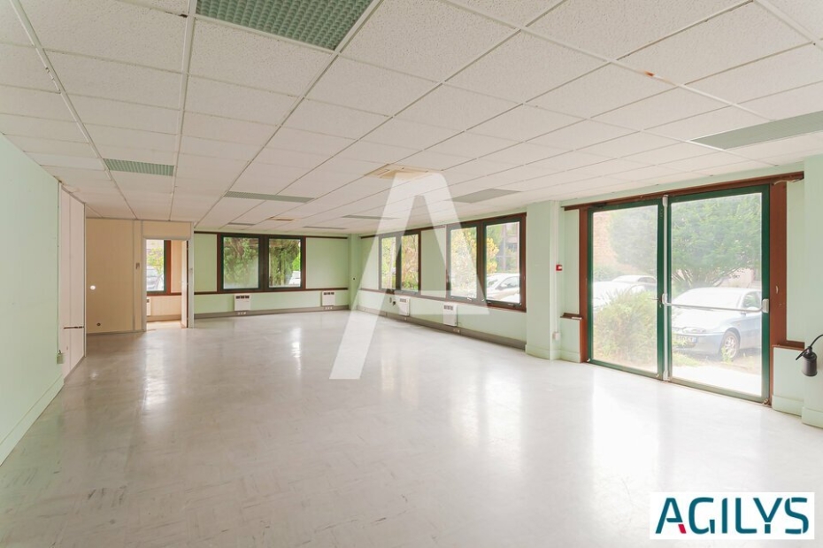 Activités / entrepôts à louer – ORSAY (91400) – 1