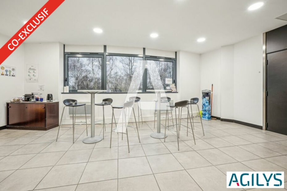 Activités / entrepôts à vendre – SACLAY (91400) – 1