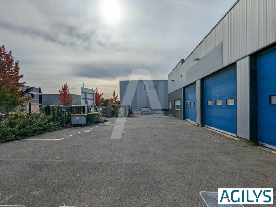 Activités / entrepôts à vendre – GUIBEVILLE (91630) – 1