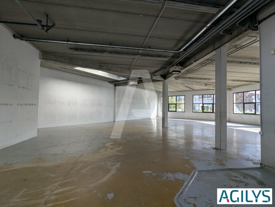 Activités / entrepôts à louer – VILLEJUST (91140) – 1