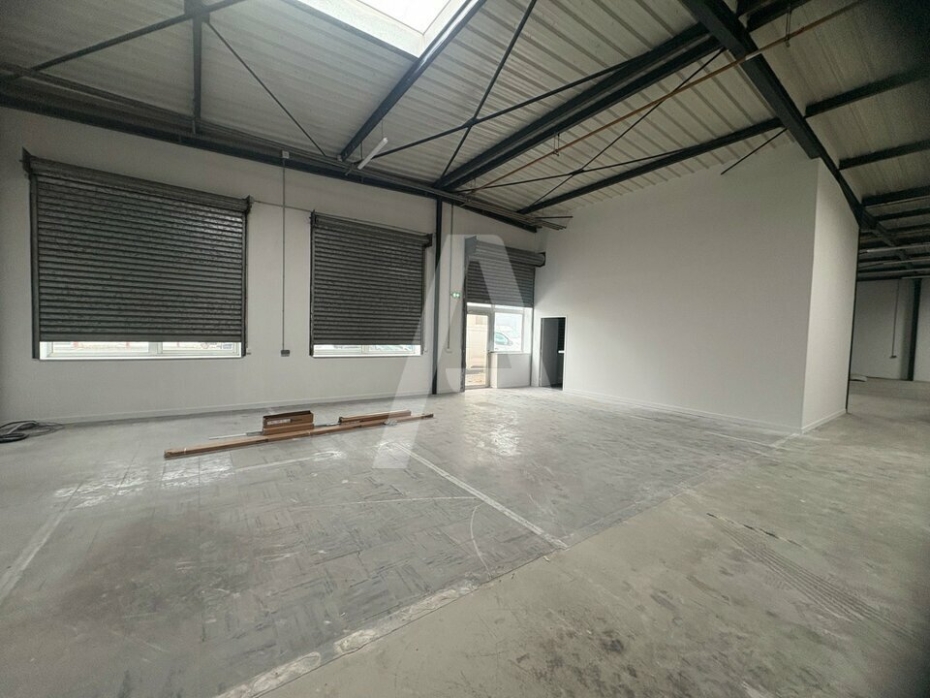Activités / entrepôts à louer – IVRY SUR SEINE (94200) – 1