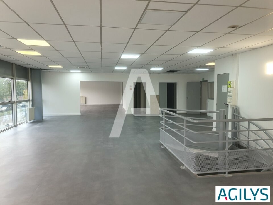 Activités / entrepôts à louer – CHAMPIGNY-SUR-MARNE (94500) – 1