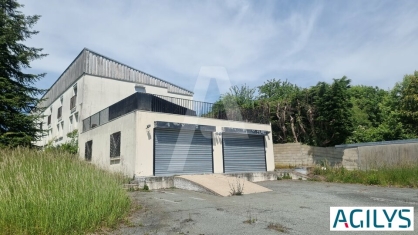 Activités / entrepôts à vendre - MARCOUSSIS – Photo 1