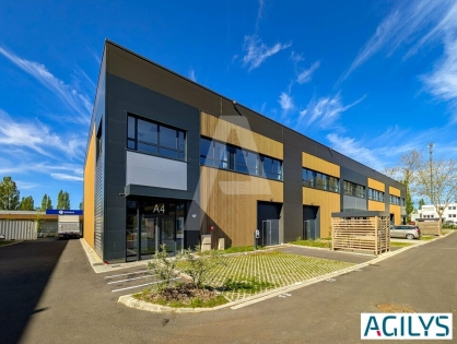 Activités / entrepôts à louer - TRAPPES – Photo 1