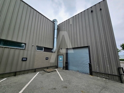 Activités / entrepôts à louer - MONTIGNY-LE-BRETONNEUX – Photo 1