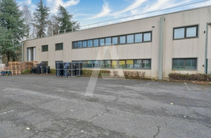 Activités / entrepôts à louer - PONTAULT-COMBAULT – Photo 1
