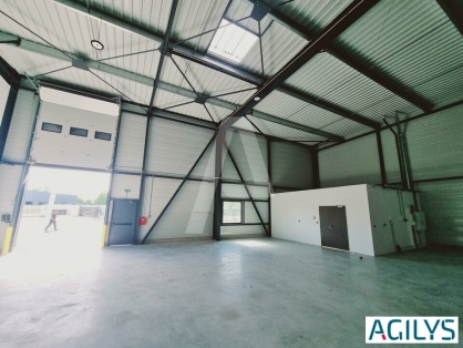 Activités / entrepôts à louer - SAVIGNY LE TEMPLE – Photo 1