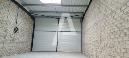 Activités / entrepôts à vendre - MOISSY CRAMAYEL – Photo 1