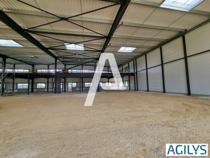 Activités / entrepôts à vendre - MOISSY CRAMAYEL – Photo 1