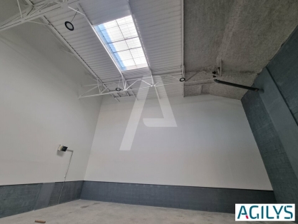 Activités / entrepôts à louer - MELUN – Photo 1