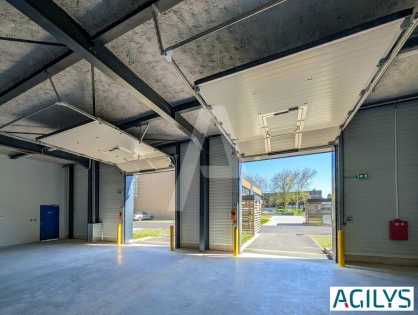 Activités / entrepôts à louer - TRAPPES – Photo 1