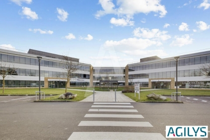 Bureaux à louer - SACLAY – Photo 1