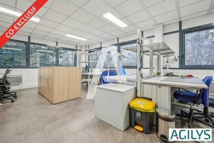 Activités / entrepôts à louer - SACLAY – Photo 1